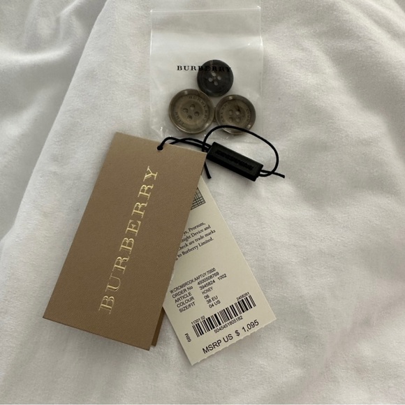 Authentic Burberry Trench Coat - Picture 9 of 9